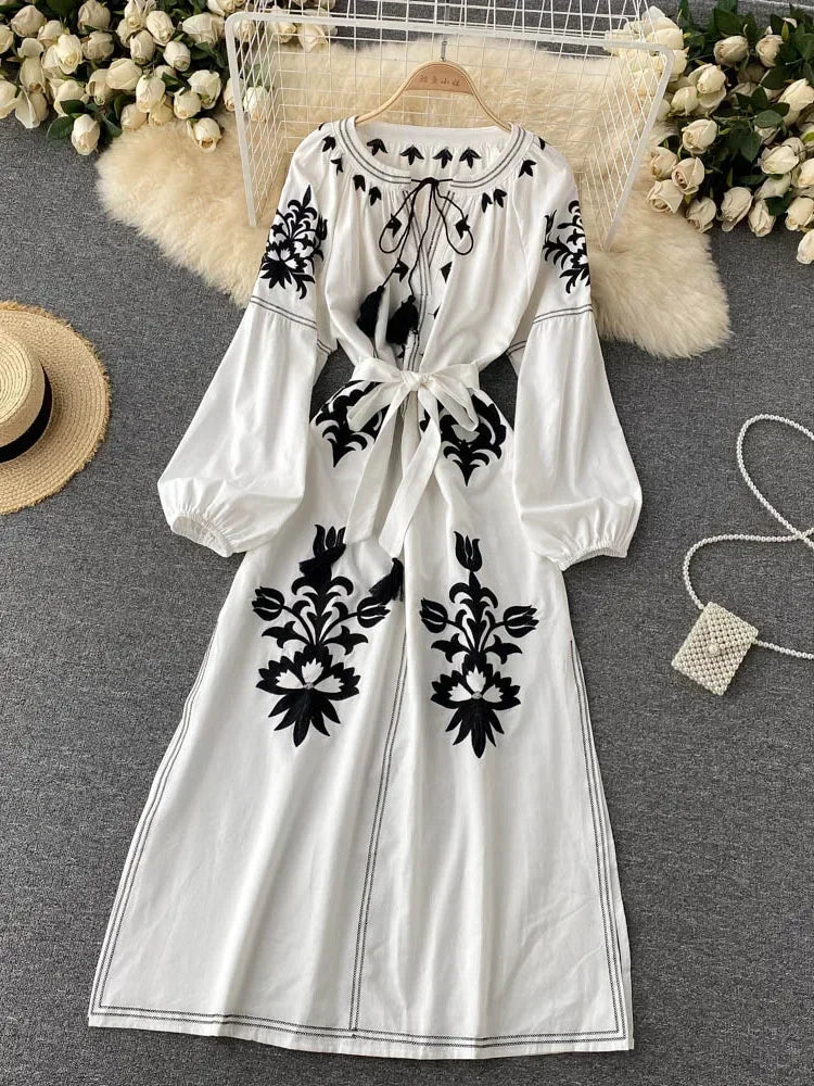 Women's Embroidered Dress V-neck Tie Split Retro Indie Folk Style Holiday Beach Long Dress