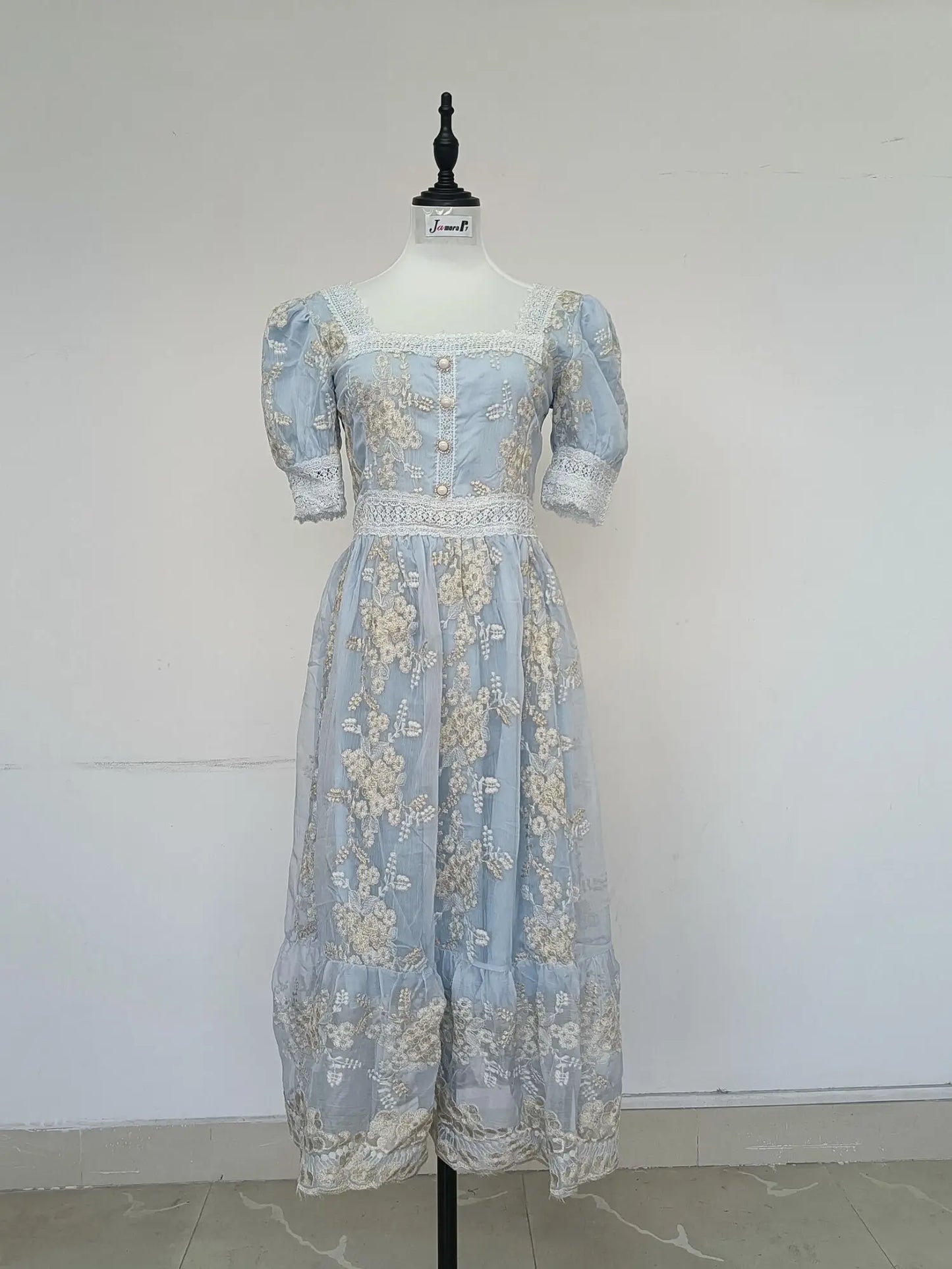 Flower Embroidery White Lace Prom Dresses Women Short Sleeve Fashion Dress Female New Style