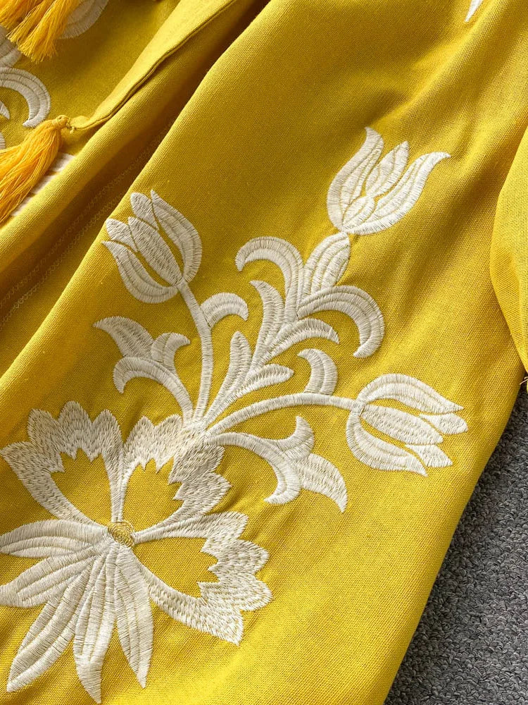 Women's Embroidered Dress V-neck Tie Split Retro Indie Folk Style Holiday Beach Long Dress