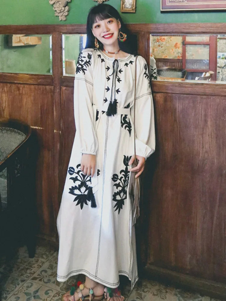 Women's Embroidered Dress V-neck Tie Split Retro Indie Folk Style Holiday Beach Long Dress