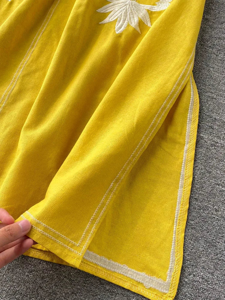 Women's Embroidered Dress V-neck Tie Split Retro Indie Folk Style Holiday Beach Long Dress