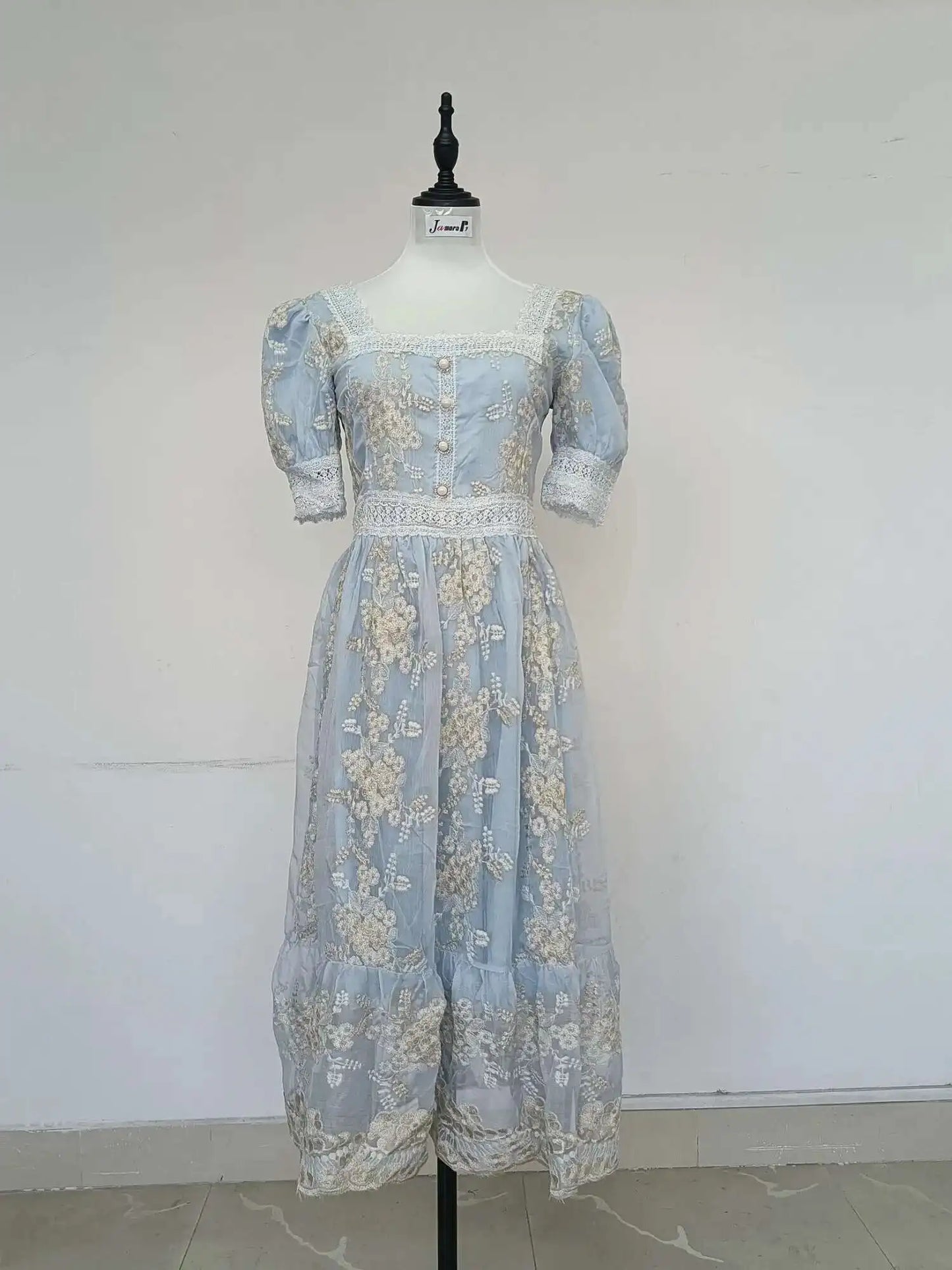 Flower Embroidery White Lace Prom Dresses Women Short Sleeve Fashion Dress Female New Style