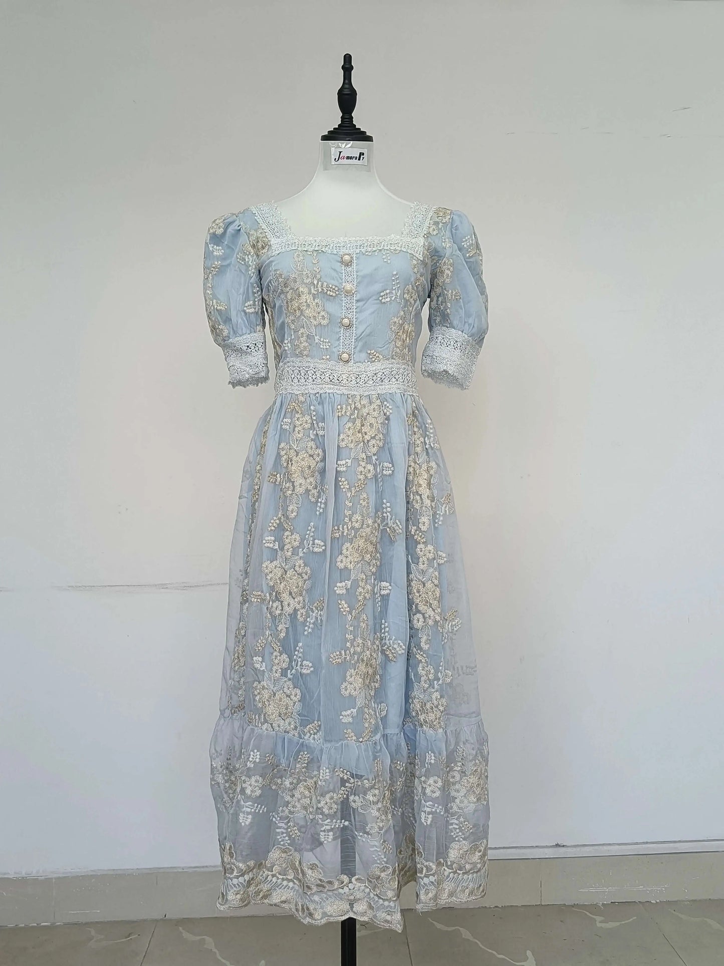 Flower Embroidery White Lace Prom Dresses Women Short Sleeve Fashion Dress Female New Style